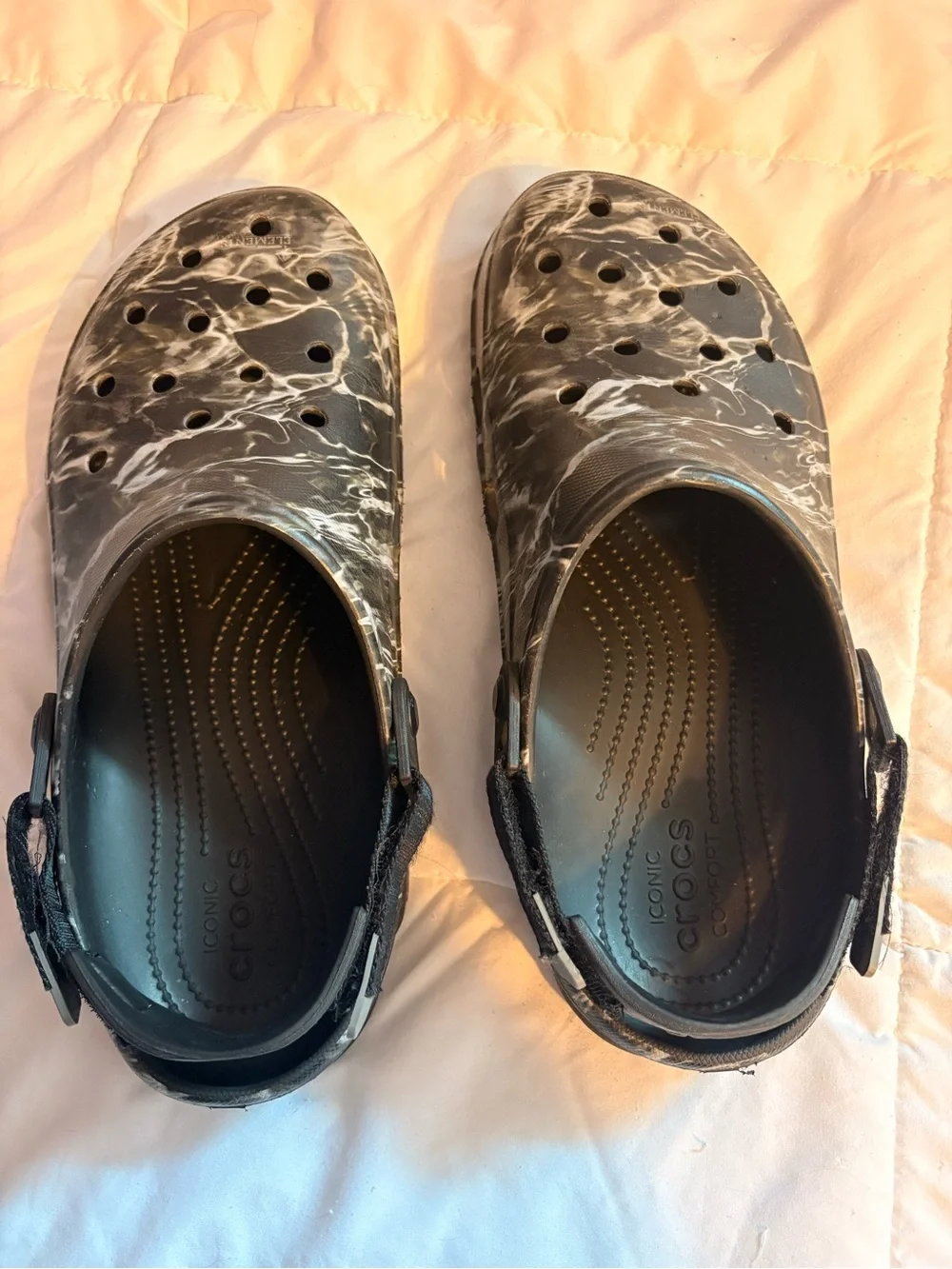 Men’s 13 Crocs Marbled Black & White Clog Sandals